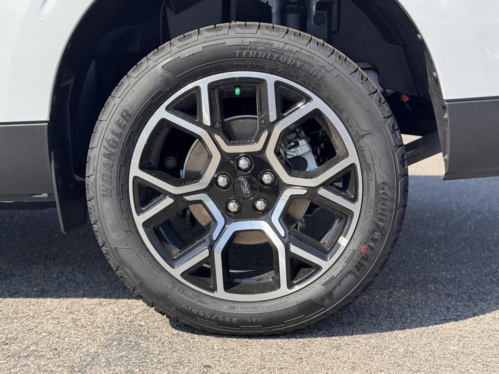 new 2025 Ford Maverick car, priced at $39,230