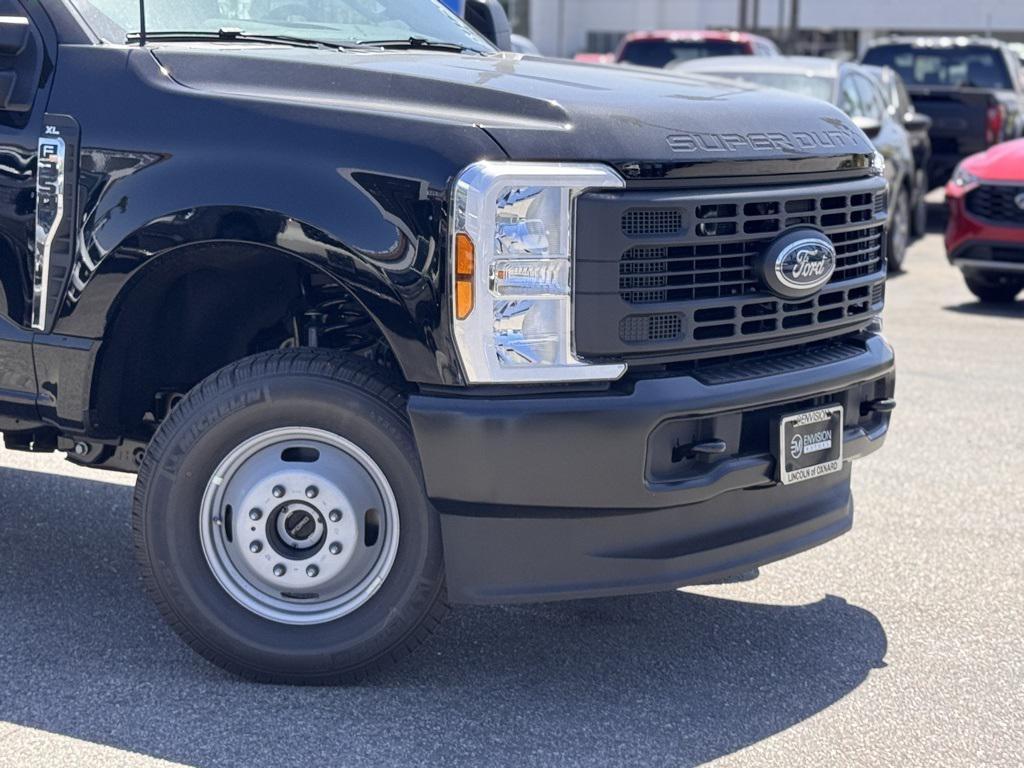 new 2025 Ford F-350 car, priced at $58,675