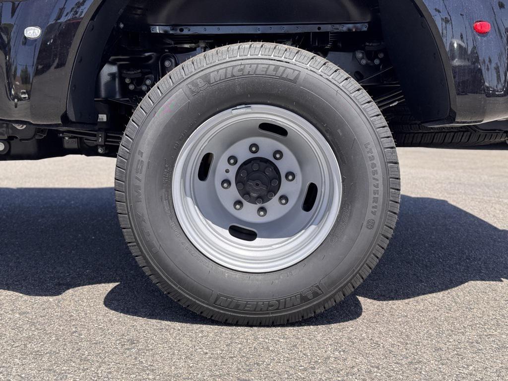 new 2025 Ford F-350 car, priced at $58,675