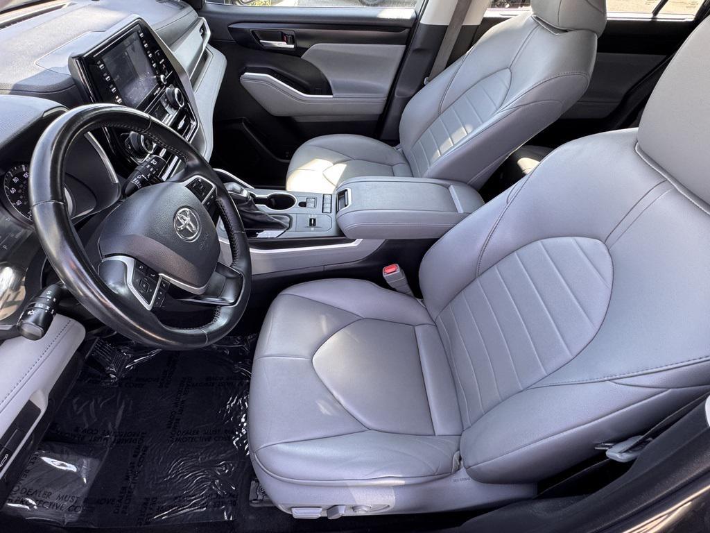 used 2022 Toyota Highlander car, priced at $30,378