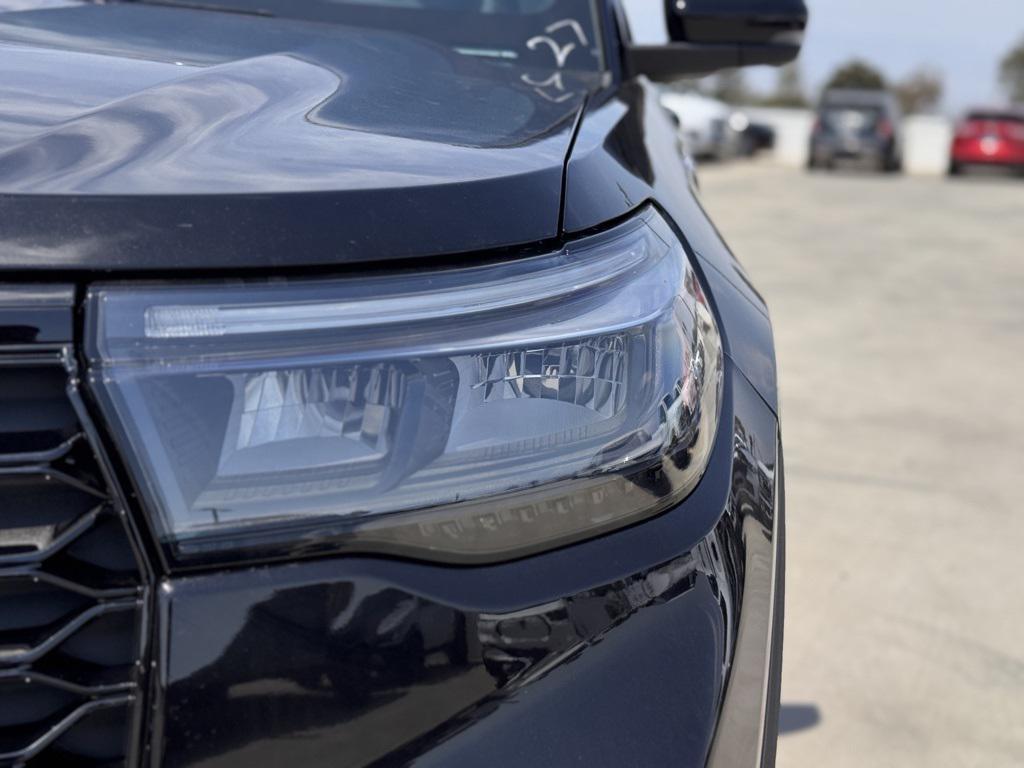 new 2025 Ford Explorer car, priced at $51,780