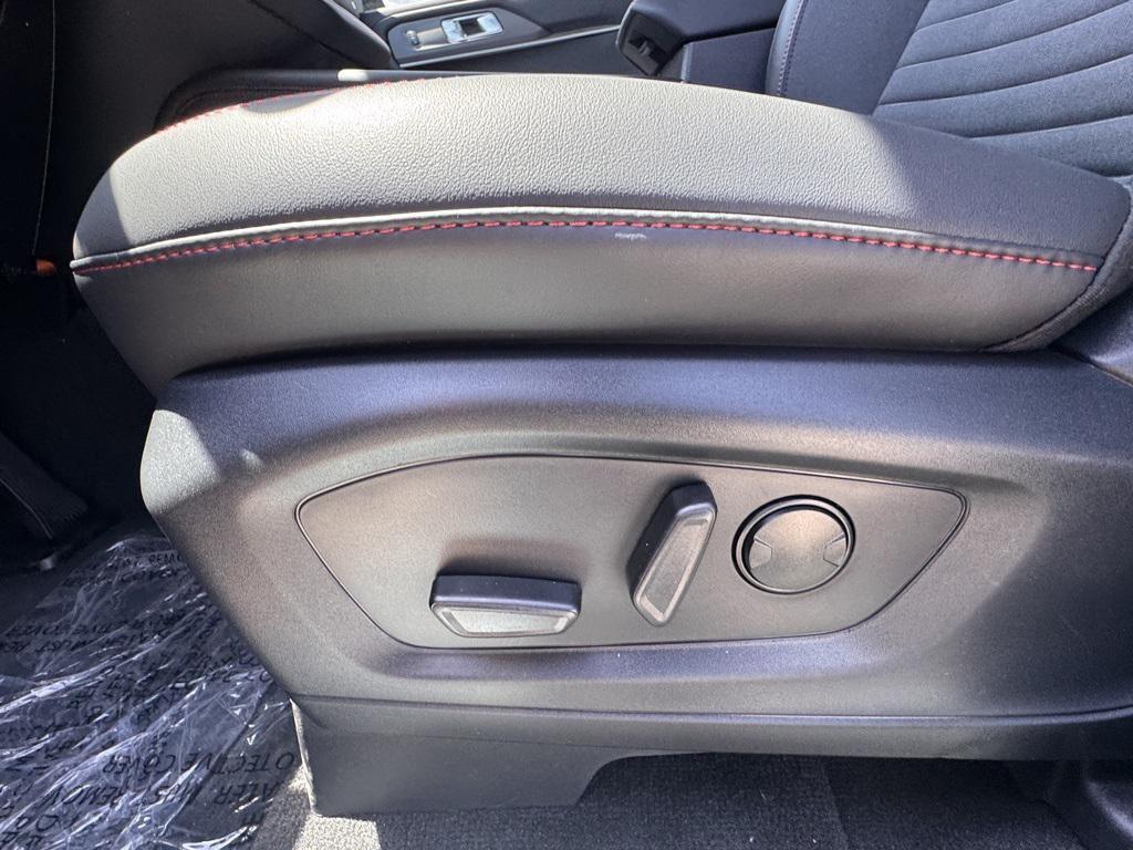 new 2025 Ford Explorer car, priced at $51,780