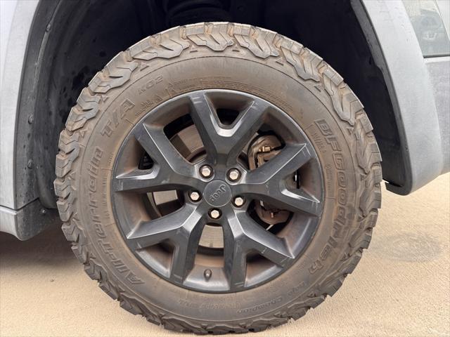 used 2015 Jeep Cherokee car, priced at $11,981