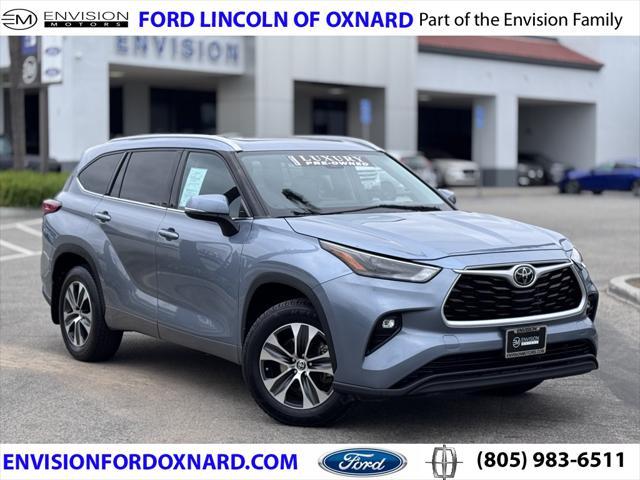 used 2022 Toyota Highlander car, priced at $34,884