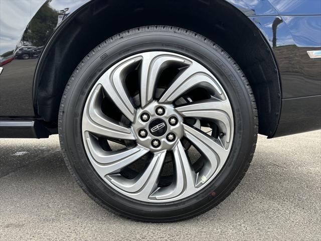 new 2023 Lincoln Navigator car, priced at $102,670