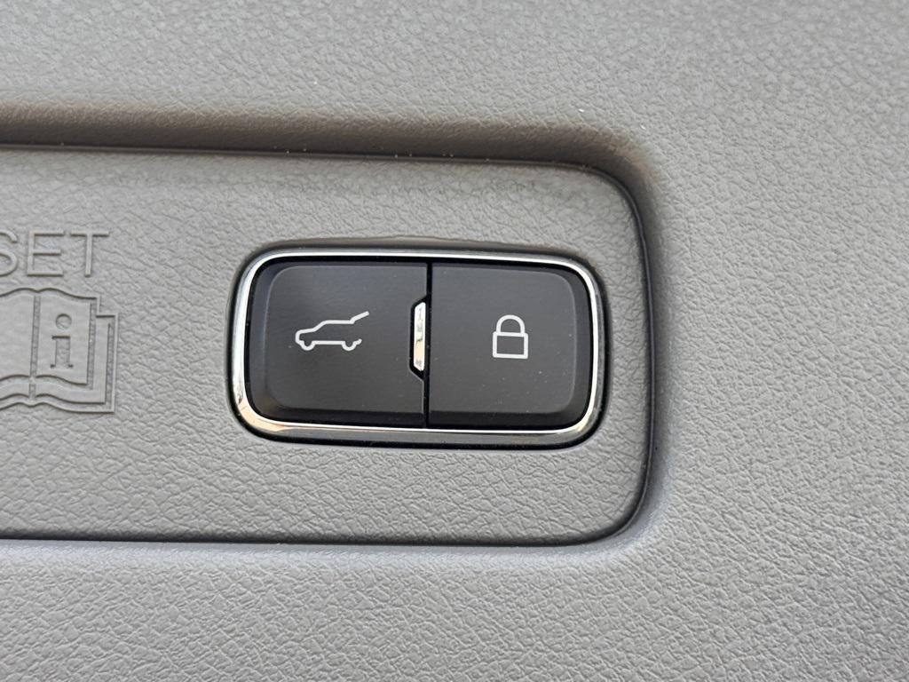 used 2020 Lincoln Aviator car, priced at $30,491