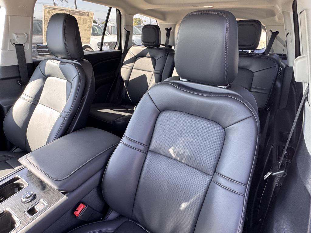 new 2025 Lincoln Aviator car, priced at $67,215