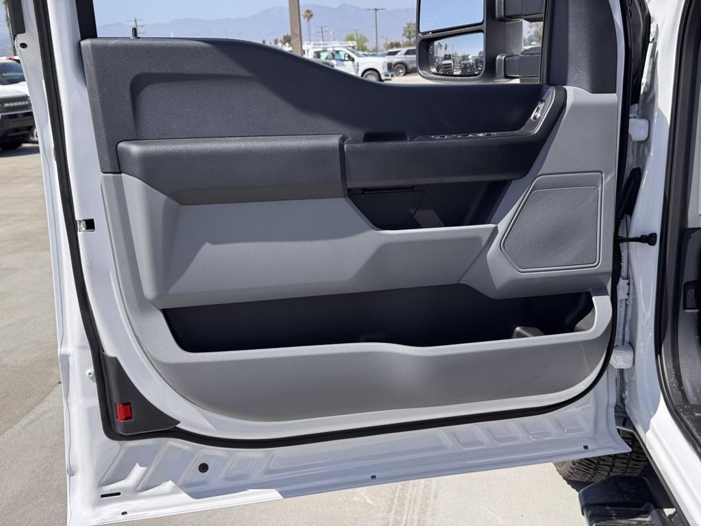 new 2025 Ford F-350 car, priced at $65,755