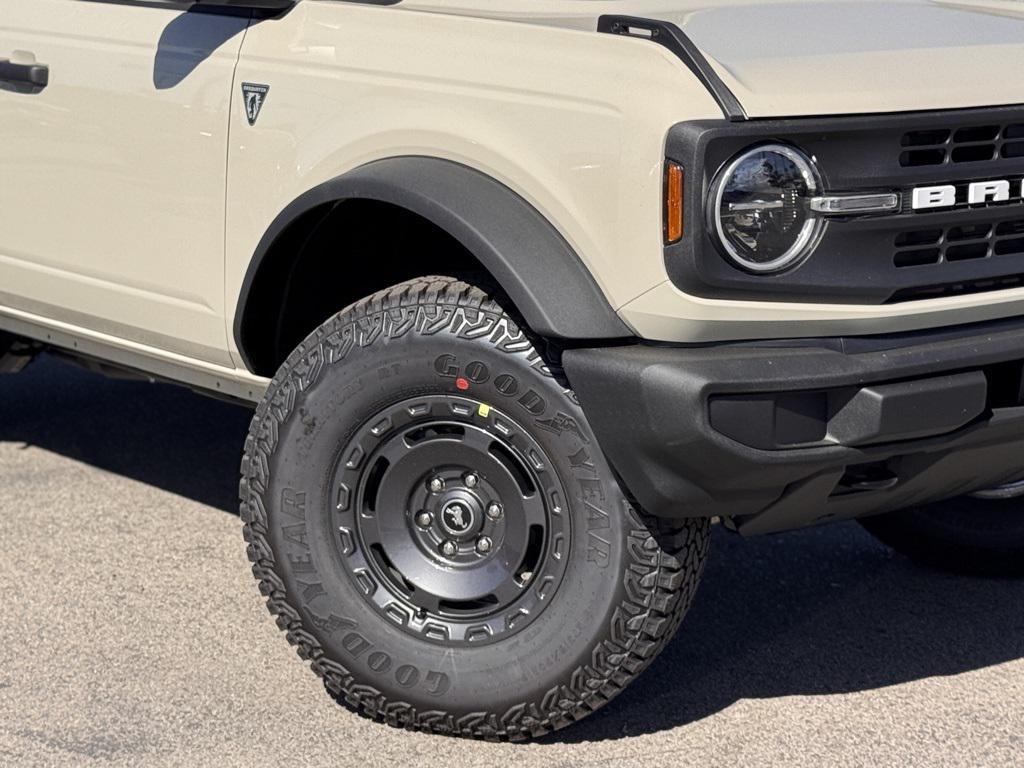new 2025 Ford Bronco car, priced at $50,645