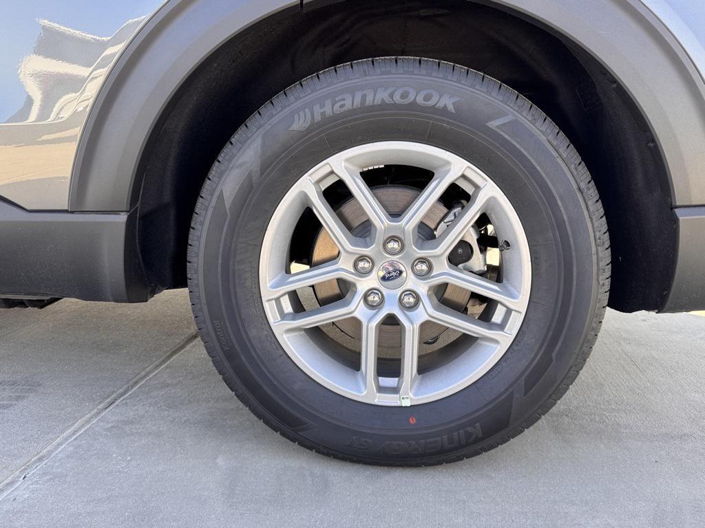 new 2025 Ford Explorer car, priced at $45,190
