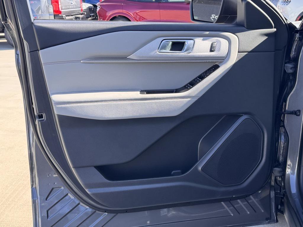 new 2025 Ford Explorer car, priced at $45,190