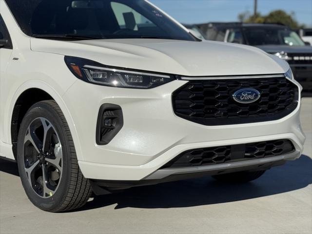 new 2025 Ford Escape car, priced at $40,800