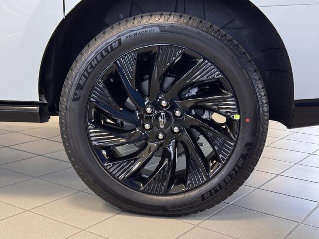 new 2025 Lincoln Navigator car, priced at $108,915