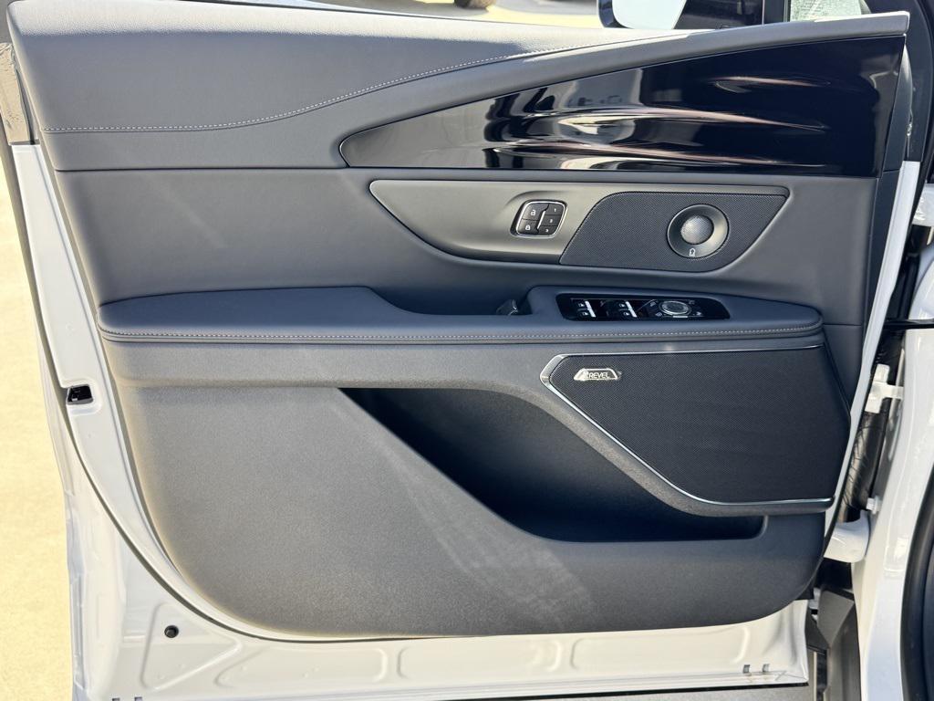 new 2025 Lincoln Nautilus car, priced at $63,020