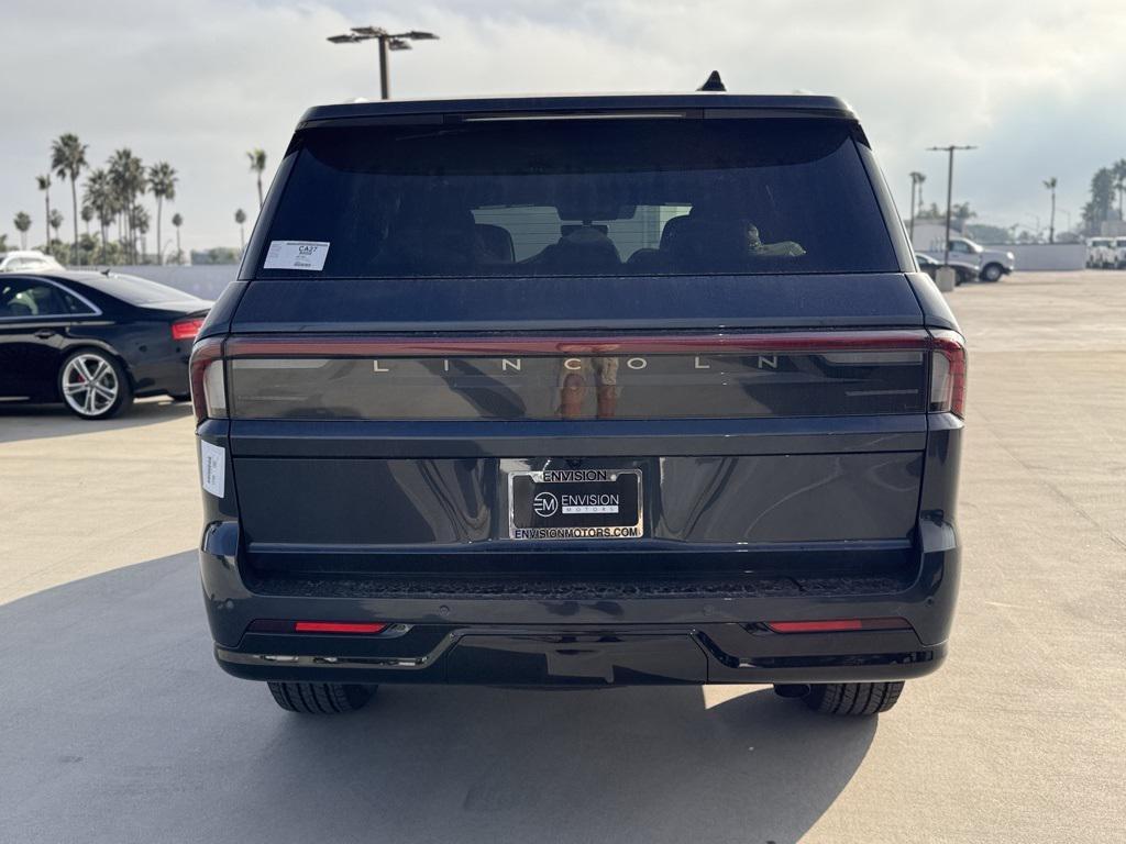 new 2025 Lincoln Navigator car, priced at $103,585