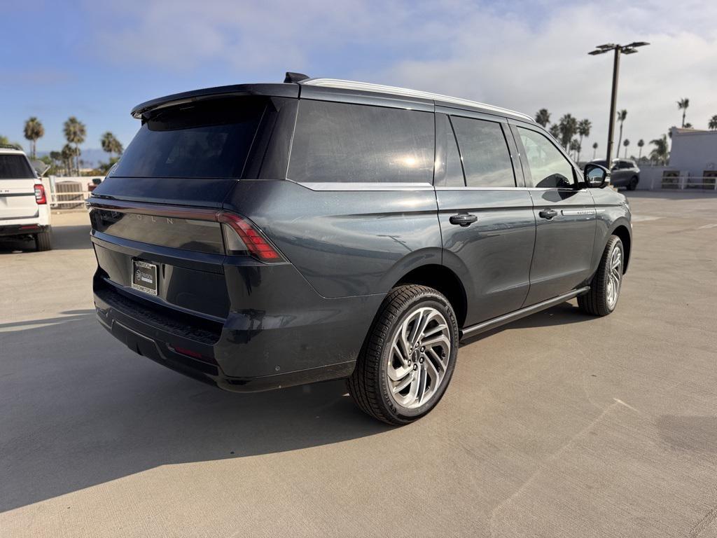 new 2025 Lincoln Navigator car, priced at $103,585