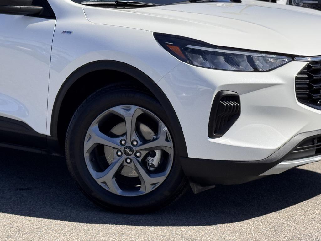 used 2025 Ford Escape car, priced at $35,757
