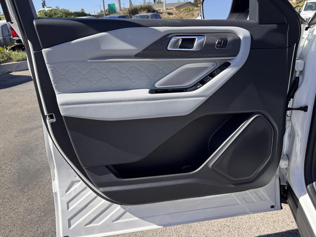 new 2025 Ford Explorer car, priced at $61,740