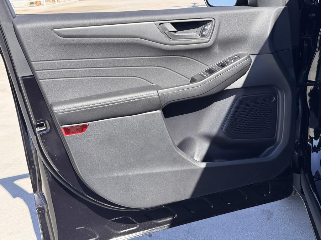 new 2025 Ford Escape car, priced at $31,010