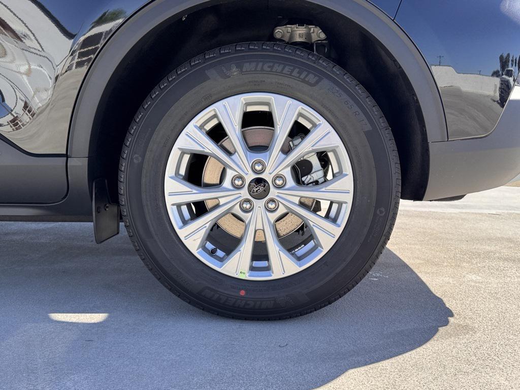 new 2025 Ford Escape car, priced at $31,010