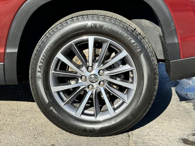 used 2019 Toyota Highlander car, priced at $25,751