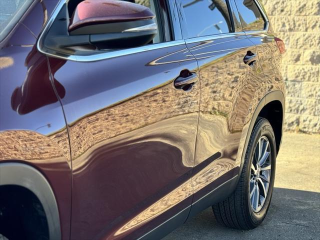 used 2019 Toyota Highlander car, priced at $25,751