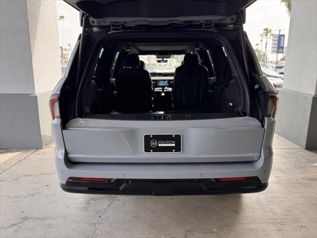 new 2025 Lincoln Navigator car, priced at $112,235