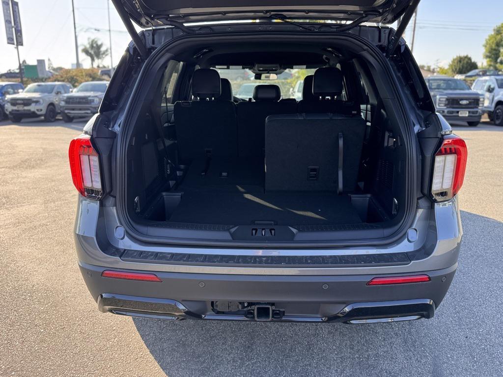 new 2025 Ford Explorer car