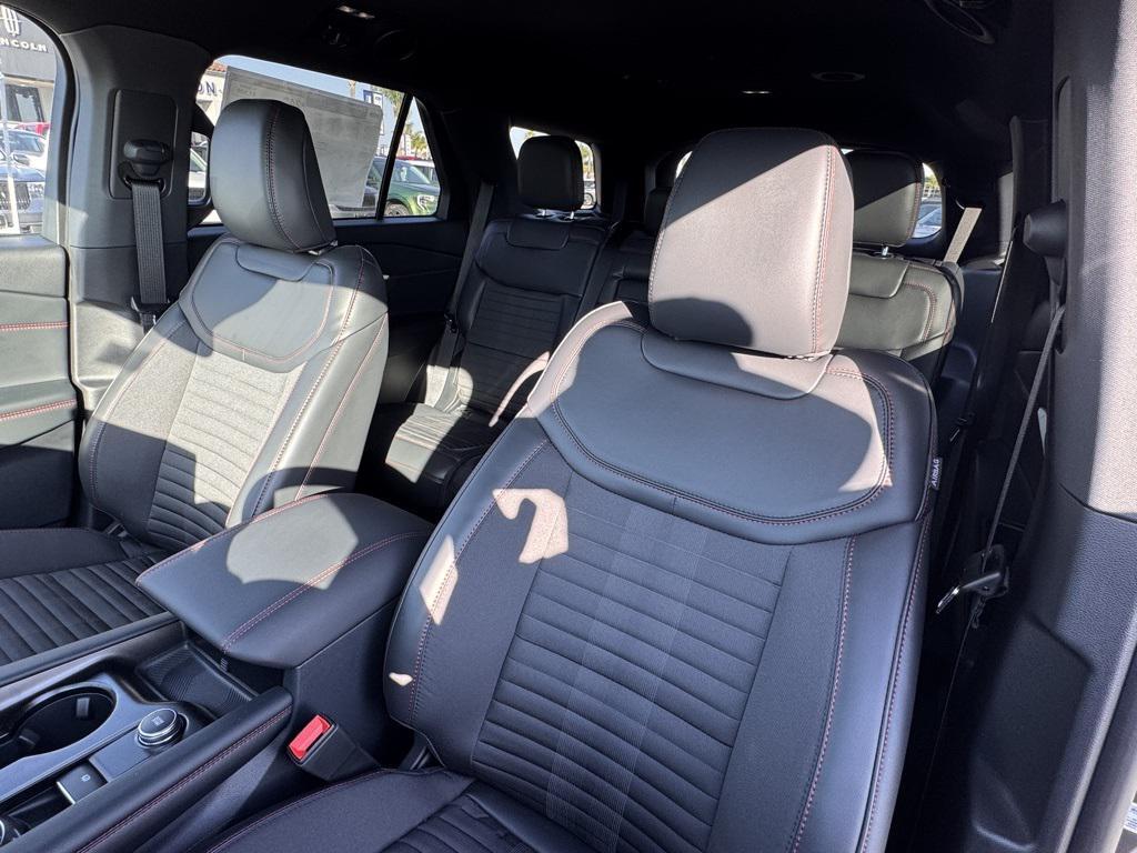 new 2025 Ford Explorer car