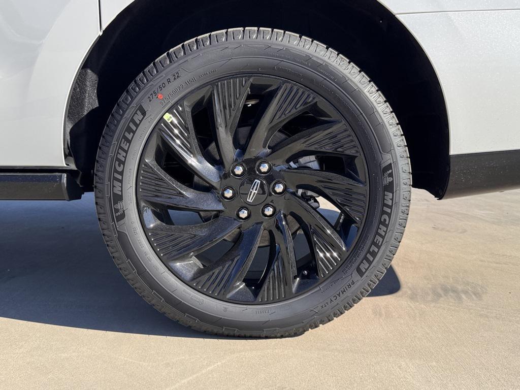 new 2025 Lincoln Navigator car, priced at $124,180