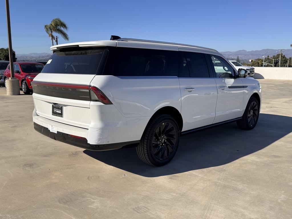 new 2025 Lincoln Navigator car, priced at $124,180