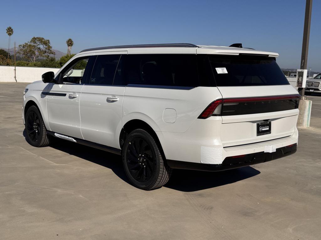 new 2025 Lincoln Navigator car, priced at $124,180