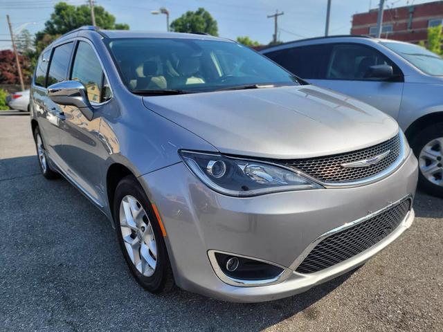 used 2020 Chrysler Pacifica car, priced at $15,500