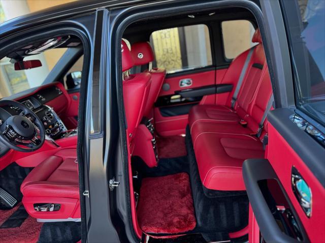 used 2022 Rolls-Royce Cullinan car, priced at $384,900