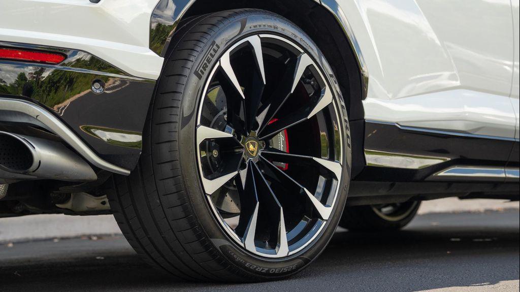 used 2021 Lamborghini Urus car, priced at $204,900