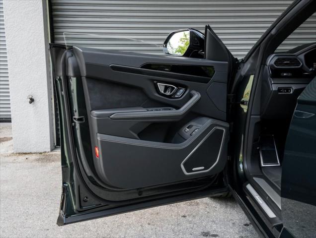 used 2021 Lamborghini Urus car, priced at $298,900