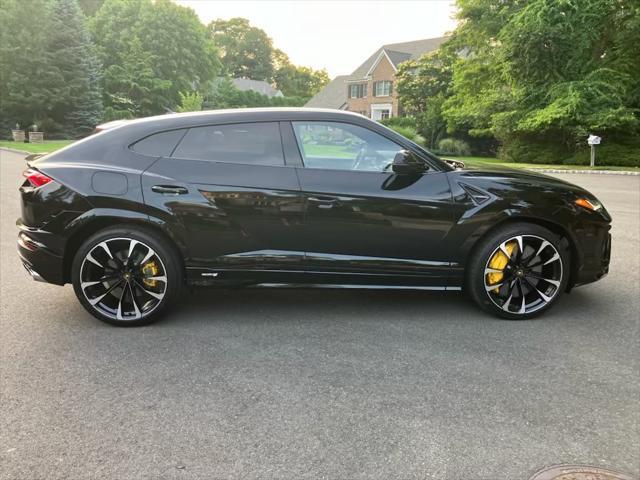 used 2024 Lamborghini Urus car, priced at $309,900