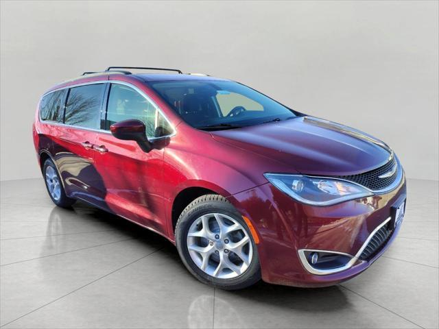 used 2017 Chrysler Pacifica car, priced at $14,994