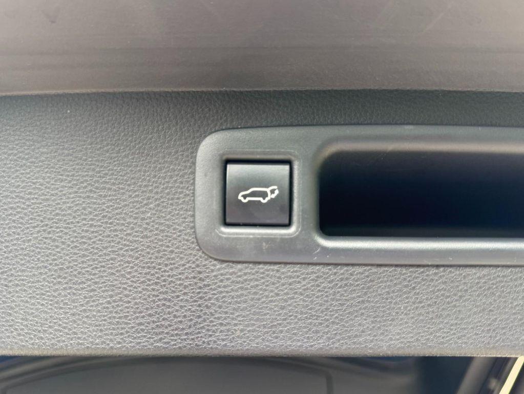 used 2023 Toyota Highlander car, priced at $33,898