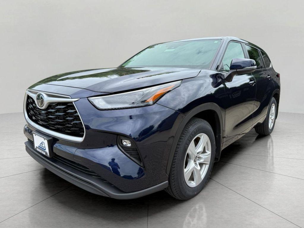 used 2023 Toyota Highlander car, priced at $33,898
