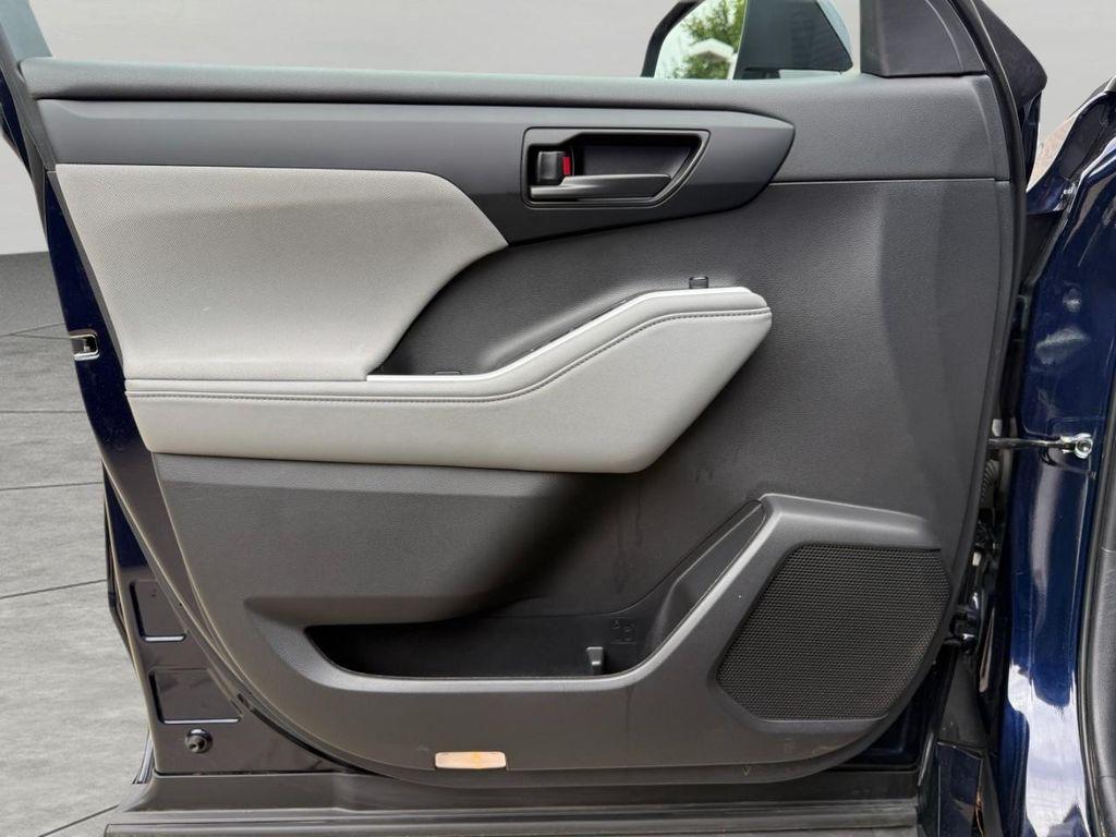 used 2023 Toyota Highlander car, priced at $33,898