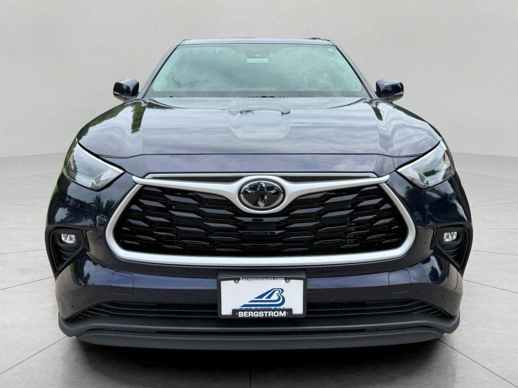used 2023 Toyota Highlander car, priced at $33,898