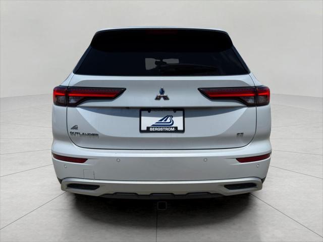 used 2023 Mitsubishi Outlander car, priced at $25,963
