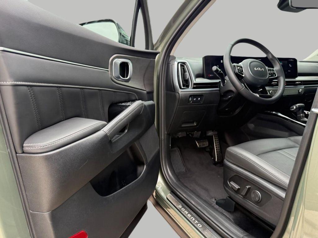 used 2025 Kia Sorento car, priced at $38,515