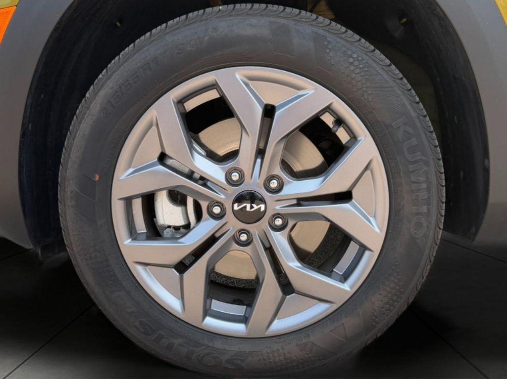 used 2024 Kia Seltos car, priced at $25,273