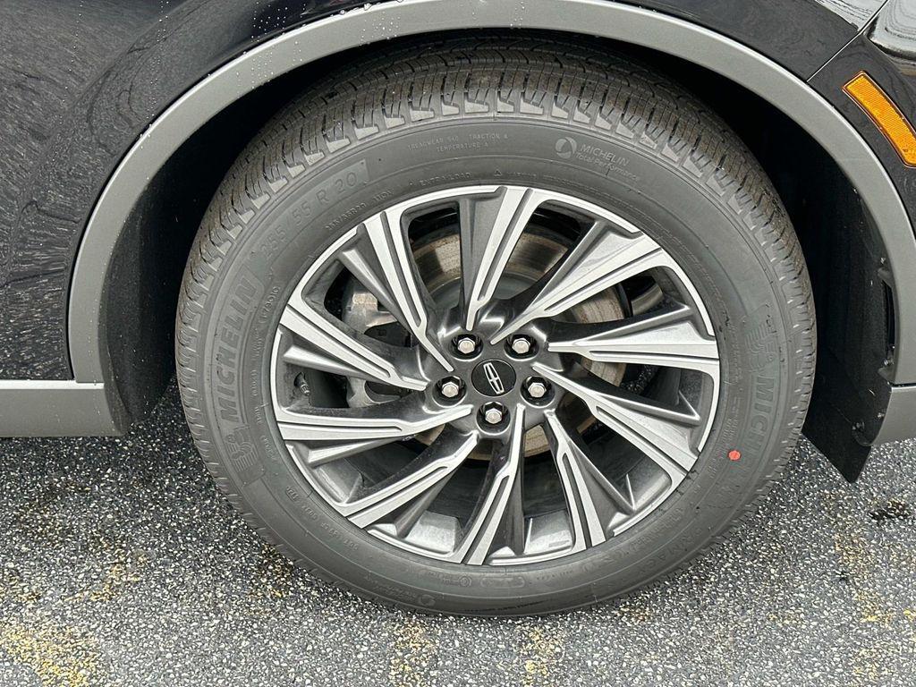 new 2025 Lincoln Aviator car, priced at $61,618