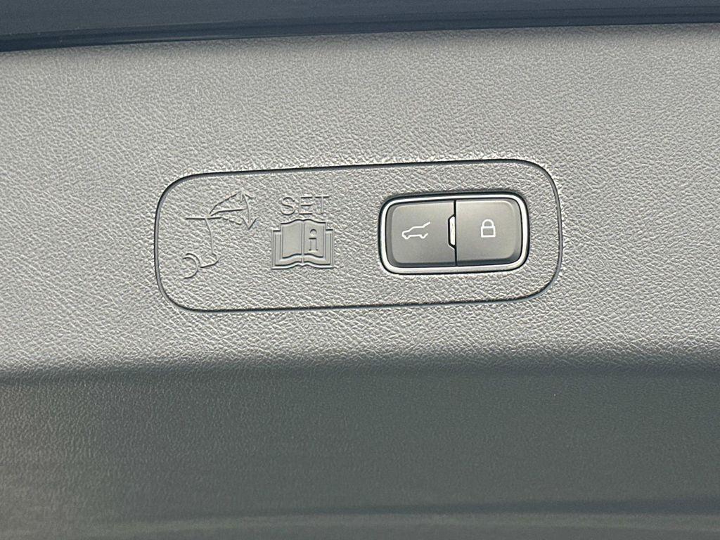 new 2025 Lincoln Aviator car, priced at $61,618