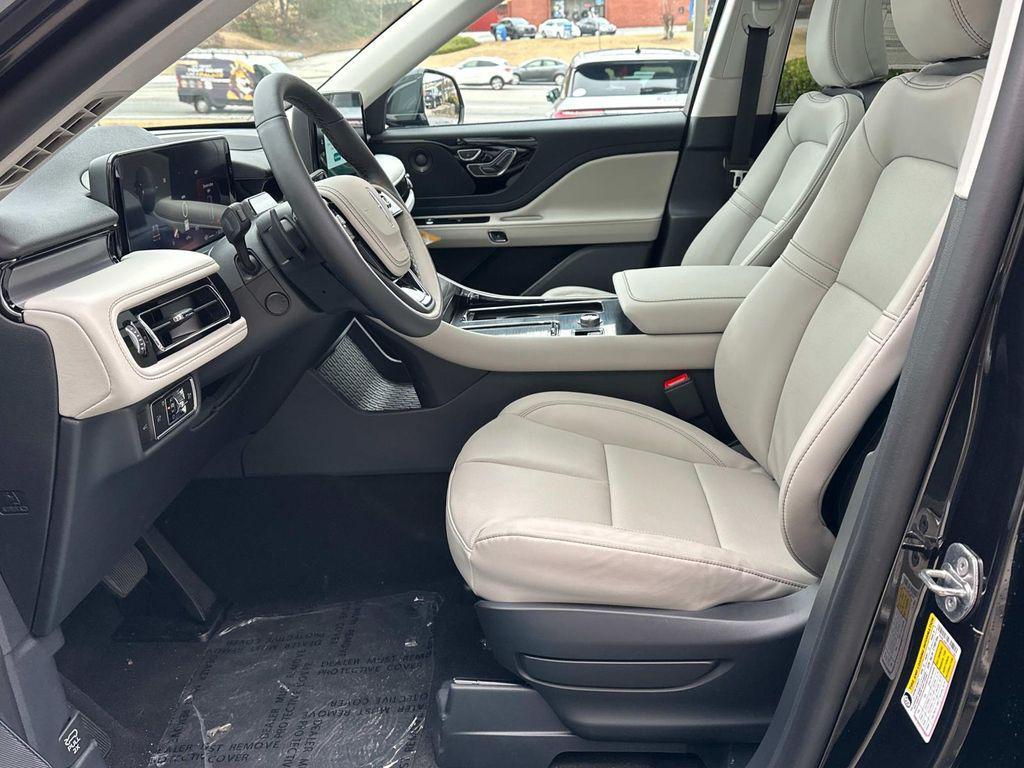 new 2025 Lincoln Aviator car, priced at $61,618