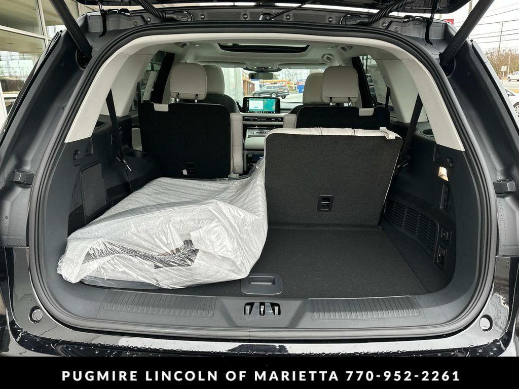 new 2025 Lincoln Aviator car, priced at $61,618
