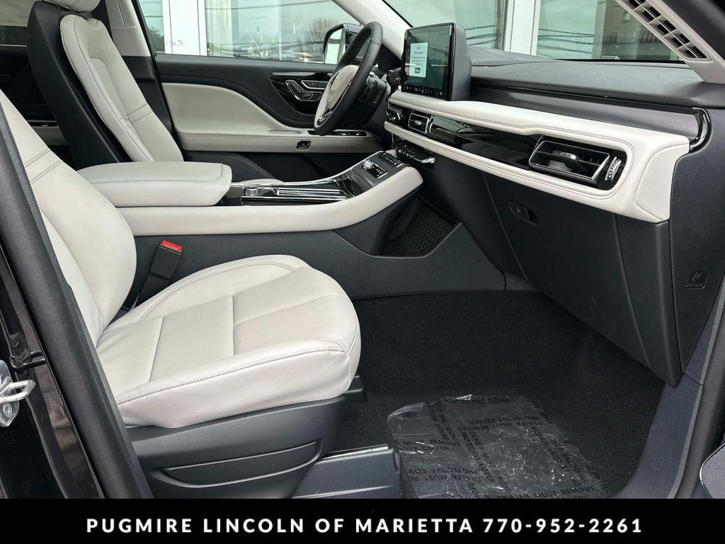 new 2025 Lincoln Aviator car, priced at $61,618